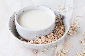 极富营养的燕麦奶，真的比牛奶更好吗？图片