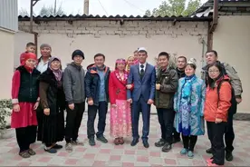 100多年前，一群陕西人来到中亚，建立了一个与世隔绝的陕西村图片