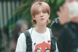 鹿晗新发型太奶了！谁家小朋友回家？请抓紧时间接回家图片