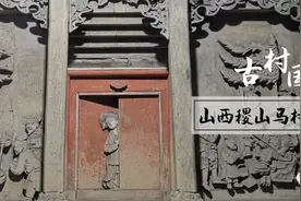 多年前专家考古，古墓里竟然有一个女子开门探头出来！图片