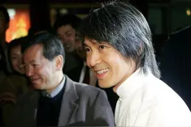 流着泪懂周星驰“他人笑我太疯癫，我笑他人看不穿。”图片