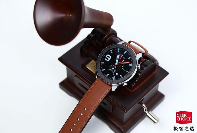 Amazfit GTR ���֣���ʱ����Ʒ磬����������ֱ����˲���ժ��