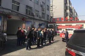 邯郸市复兴区环保局对胜利桥办事处王朗前街拆违现场进行环保观摩图片