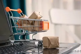 街上贴满了“旺铺转租”，实体店出路何在？董明珠直言不讳图片