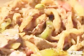 解馋又过瘾的滋补菜，油泼羊肉拌面，一个小窍门轻松做出来视频封面