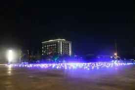 今晚，500架无人机夜空秀将在贺州这里上演！图片