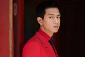 春晚最搞笑的节目竟是李现跳舞，全身都在努力，迪丽热巴努力配合图片