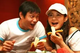 国足名宿范志毅：两个前妻都是漂亮空姐，第三个妻子比他小17岁图片