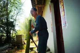 19岁的女孩被骗进山，给38岁大叔生育龙凤胎，找到后，她无法自拔图片