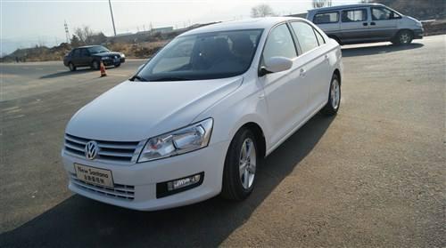 这是一台让快修店不得不请外援的新桑塔纳，故障现象仅因喇叭不响