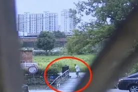 真勇士！永康90岁大爷毫不犹豫跳下河，救起6岁落水男孩图片