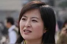 汶川地震过去12年，那个在灾区痛哭的央视记者张泉灵，现在怎样了图片