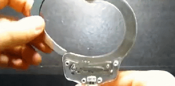 手铐打不开了怎么办！找119啊！警察也得这么干