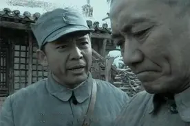 政委在部队是什么位置，军事主官与政委意见不一致，谁说了算？图片