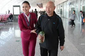80岁以上老人坐飞机有什么要求图片