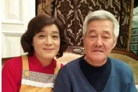 "花姐"张希永：因男扮女装走红，53岁拜赵本山为师后悄然消失图片