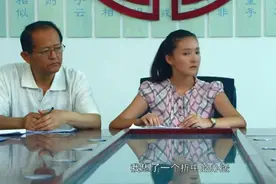 14岁女孩当校长，拯救濒危学校，让全校师生刮目相看，国产电影图片