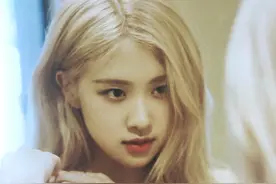 朴彩英专辑纯白预告照，又是一套高定，两套裙子下半身都很火辣图片