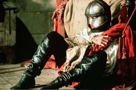 “铁面人”到底是谁？法国王室囚禁他34年，身在狱中却无人敢动图片