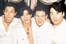 四大天王云聚首，黎明红馆开演唱会，刘德华张学友郭富城齐送花篮图片