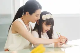 “出去疯”和“家里蹲”的孩子，长大谁更有出息？你和我都想错了图片