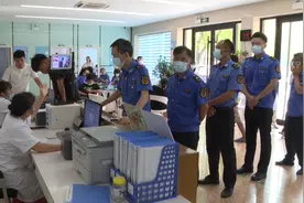 有一种爱，叫作挽起袖子献血浆图片