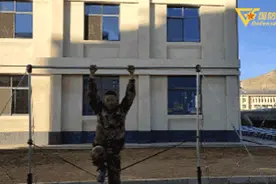 兵哥哥引体向上的10种玩法，你能挑战几种？图片