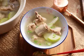 炖排骨，有人直接炖，有人先焯水，都不对，用“3步法”汤鲜肉香图片