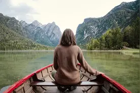 一位60岁的老人说：老伴走后，我才顿悟人生最好的活法，可惜太晚图片