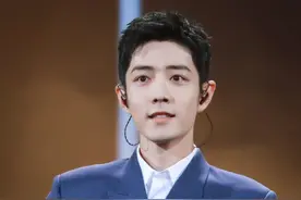 星光大赏花絮多：肖战杨紫站位隔着银河系，赵露思被吐槽人工糖精图片