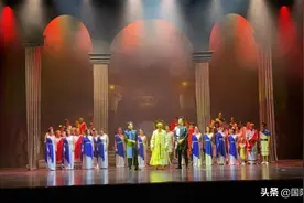 当金融邂逅歌剧：《魔笛》建军节公演，陆家嘴白领奏响最美“申”音图片