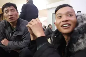 河北一男子16岁辍学当焊工，累的时候：很想再去上学！视频封面