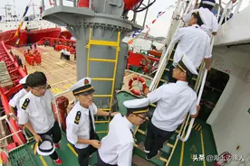 人民币持续升值，对于海上漂泊的海员来说，相当于变相的降工资了图片