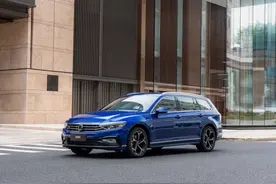 德国原装进口，配10气囊+11个音响，大众新车20多万还是可变悬架图片