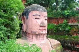 老农发现乐山大佛秘密，获5千元奖励，25年后他为何索赔280万？图片