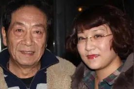 相差45岁是种怎样的体验？73岁大爷老来得子，幻想被现实击败图片