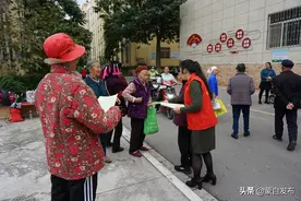 蒙自：营造换届宣传氛围 扎实做好选民登记图片