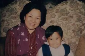 霍启刚宠妻孝顺，给郭晶晶买高奢大牌，对奶奶离世仍有遗憾图片