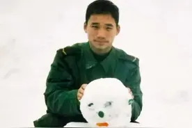 再见，老班长① | 从军16年，手上的疤痕是他独特的“军功章”图片