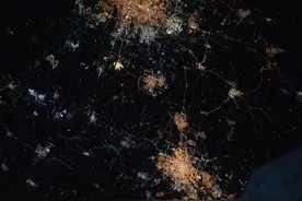 北京、雄安、天津夜间灯光卫星图图片