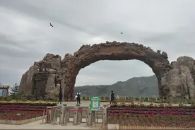 牡丹园里花正艳 万紫千红天香源图片