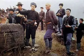 贺龙老上司陈渠珍是湘西土匪，有人提议杀他，主席是如何批示的？图片