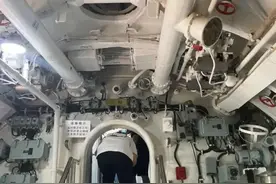 033潜艇内部构造图图片