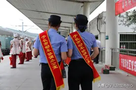 7月1日，“复兴号”绿巨人正式开行，子长迈入“复兴号”时代图片