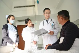 致敬科技工作者 | 丁念：一手“呼吸机”一手“八段锦”图片