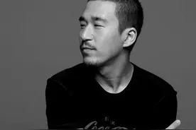 还记得张国立的儿子张默吗？他现在去哪了？图片