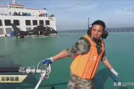 装备不等人，075型入役加速，陆航展开海上中继平台起降训练图片