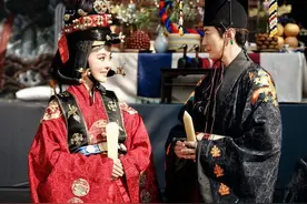 韩国生育率下跌：34岁未婚女子超过三成，婚姻是“赔本”生意图片