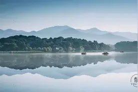 八首绝美诗词：愿你历尽山河，觉得人间值得图片