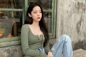 欧阳娜娜才是真的“发育过猛”！跟妹妹同框被拍，成熟身材很明显图片